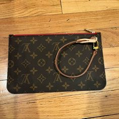 Brand New! 100% Authentic Made In France No Serial - Authenticity Chip Only Ships Same Or Next Day!! Lv Art, Louis Vuitton Monogram Neverfull, Louie Vuitton, Louis Vuitton Neverfull Monogram, Monogram Neverfull, Wristlet Pouch, Bags Louis Vuitton, Vuitton Neverfull, Louis Vuitton Bags