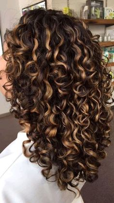 Spiral Perm, Highlights Curly Hair, Curly Hair Photos, Curl Hair, Cute Curly Hairstyles, Colored Curly Hair, Ombré Hair, Curly Hair Inspiration, Permed Hairstyles