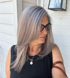 Old Lady Hair, Long Hair For Women, Cute Messy Hairstyles, Wash And Wear Haircuts, Hairstyle Ideas For Long Hair, Haircuts Over 50, Long Hair Older Women, Messy Hairstyle, Haircuts 2022