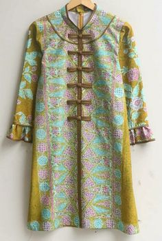 Batik Formal, Model Blouse Batik, Pakistani Kurti Designs, Cheongsam Shirt, Batik Dress Modern, Salwar Neck Designs, Girls Dresses Sewing, Blouse Casual Fashion