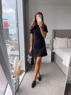 Work Black Dress Outfit, Mini Dress Work Outfit, Business Women Outfits Dress, Office Black Dress Outfit, A Line Office Dress, Work Outfits Women Dress Classy, Work Wear For Short Women, Black Dress Business Professional, Black On Black Work Outfits