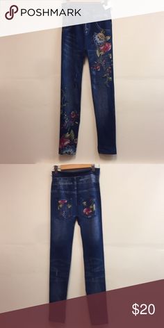 Ladies floral stretch Jeans Beautiful stretch Jeans Jeans Skinny Stretch Jeans, Women Jeans, Womens Sizes, Size Medium, Pants, Floral, Women Shopping, Closet, Trousers