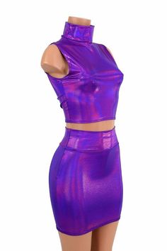 This item is made to order, please read all the way through the listing before purchasing! 2PC set includes crop tank top and bodycon skirt This holo is so shiny and adorable! The skirt is 16 long, and the top measures 8 from underarm to hemline. Wear them together as a set, or Starfire Costume, Chica Punk, Purple Two Piece, Purple Holographic, Turtle Neck Crop Top, Purple Crop Top, Skirt And Top Set, Purple Skirt, Bodycon Skirt