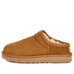 UGG Classic Slipper UGGplush Snow Boots Ugg Classic Slipper, Slipper Outfit, Classic Slippers, Slide Slippers, Winter Slippers, Designer Slippers, Ugg Slippers, Ugg Classic, Round Toe Heels