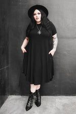 Goth Plus Size, Witchy Outfits, Shopping Wishlist, Summer Goth, Jeans Size Chart, Signature Collection