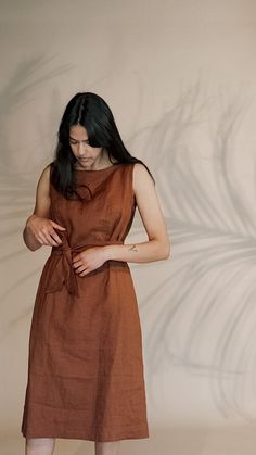 Linen Dresses Summer Chic, Linen Dresses Summer, Classic Column, Women Lifting, Cruelty Free Brands, Slow Fashion Brands, Linen Clothing, Column Dress, Summer Chic