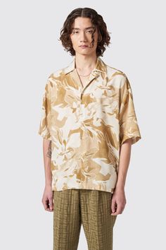 vitrail-oversized-brown-abstract-shirt Print Shirts For Men, Abstract Shirt, Floral Print Shirt, Full Look, Casual Design, Summer Staples, Linen Trousers, Corduroy Jacket, Oversized Shirt