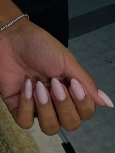 Natural Oval Nails Almond, Pink Natural Almond Nails, Natural Nail Ideas Acrylic, Almond Nails Natural Color, Almond Natural Acrylic Nails, Rose Almond Nails, Almond Nails Color Ideas, Basic Nails Almond, Long Oval Nails Design