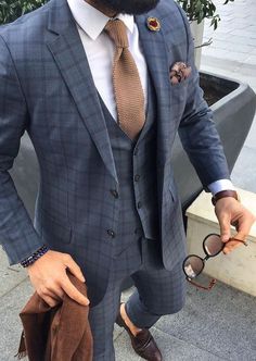 Avoid fashion faux pas by getting this minor but vital detail right for your Suit. Men Suits Modern, Men Hipster, A Man In A Suit, Man In A Suit, Workout At Work, Homecoming Outfits, Suits Men, Designer Suits For Men, Mens Fashion Smart