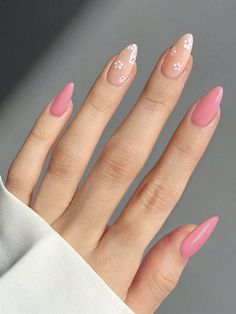 Pink Flower Nails, Simple Gel Nails, Summery Nails, White Nail, Chic Nails, Short Acrylic Nails, Nail Arts, Flower Nails, Cute Acrylic Nails