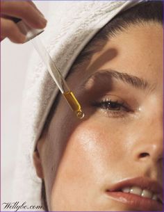 Start this normal routine and begin treating your skin early to fight wrinkles and premature aging. You will look younger — and you won’t… No Make Up Make Up Look, Skincare Products Photography, Glow Skin, Beauty Products Photography, Beauty Shoot, Facial Oil, Best Face Products, Face Oil