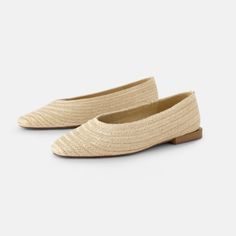 Brand New With Tags. Never Worn. Zara Eur 40 / Us 9 Upper:95% Jute 5% Polyurethane Lining: 80% Linen 20% Polyester Heel Height: 0.6” Ecru Beige Pointed Toe Summer Flats, Beige Closed Toe Pointed Flats For Summer, Summer Slip-on Flats With Pointed Toe, Spring Slip-on Heels With Woven Sole, Beige Pointed Toe Flats For Summer, Elegant Pointed Toe Flats With Textured Sole For Spring, Summer Pointed Toe Heels With Woven Sole, Beige Slip-on Heels For Spring, Casual Beige Pointed Toe Flats For Summer