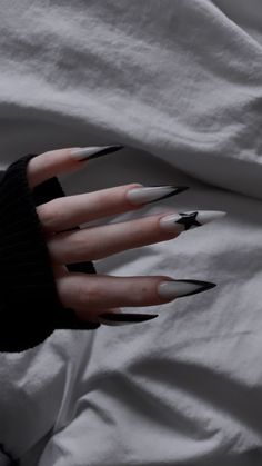 Gothic Acrylics, Nail Inspiration Stiletto, Nails Acrylic Goth, Gothic Nails Stiletto, Edgy Nails Grunge, Black Stiletto Nails Design, Goth Stiletto Nails, Gothic Nail Designs, Ongles Goth