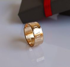 Roman Numeral Date Ring - Anniversary Gift for Men Gift For Husband Anniversary, Date Ring, Meaningful Rings, Roman Numeral Ring, Roman Numerals Dates, Romantic Gifts For Him, Anniversary Gift For Him, Husband Anniversary, Ringe Gold