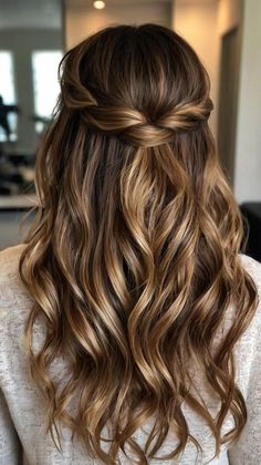 Medium Length Wedding Hair Down, Medium Length Wedding Hair With Bangs, Half Up Half Down Wedding Hair Medium Length Bridesmaid, Wedding Hair Down Medium Length, Medium Hairdo, Wedding Hair With Bangs, Medium Length With Bangs, Bridesmaid Hairstyle, Half Up Wedding