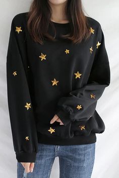 Stars Sequined Loose Black Sweatshirt – Nada Outfit Land Star Hoodie, Hoodie Aesthetic, Turtle Neck Jumper, Sequin Sweater, Black Sweatshirt, Knitted Coat, Jumper Shirt, Sweater Material, Gold Star