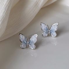 Material: Metal Fashion Element: Butterfly Style: Fresh Sweet Jewelry, Butterfly Earrings Stud, Flower Butterfly, Flower Stud Earrings, Wedding Party Jewelry, Pretty Jewelry, Pattern Animal, Trendy Earrings