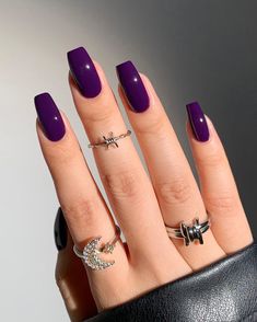 Ongles Gel Violet, Violet Nails, Nagellack Trends, Inspiration Tattoos, Purple Nail Designs, Purple Nail, Thanksgiving Nails, Dark Nails