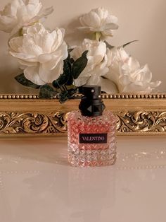 Valentino Perfume Woman Aesthetic, Donna Born In Roma Perfume, Valentino Born In Roma Aesthetic, Flowerbomb Perfume Aesthetic, Valentino Perfume Aesthetic, Valentino Perfume Woman, Valentino Born In Roma Perfume, Born In Roma Valentino, Valentino Fragrance