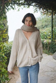 Style // A lighter and neutral tones that sets itself apart, the Moon oatmeal cashmere cardigan is a staple for any wardrobe The ultimate oversized, chunky, mid length cashmere cardigan. Just as cool as it is cozy, this goes-with-anything cashmere cardigan is the perfect fit with an oversized and chunky silhouette, featuring 4 beautiful buttons. Made from an extra soft cashmere, for your new go to staple for years to come. Fabric Note // Made from 100% Mongolian Cashmere Sizing Advice // Availab Oversized Button Up Cardigan Outfit, Cardigan Fall Outfit, Clothes Basket, Black White Pink, Cardigan Outfits, Cashmere Cardigan, Clothing Hacks, 50 Fashion, Fall Outfits Women