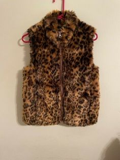 J. CREW FAUX FUR LEOPARD PRINT FULL ZIP VEST SLEEVELESS JACKET Sz XS. Arm Pit to Arm Pit 18 in. Length 23 in. In Good Condition. Outfit Animal Print, Leopard Vest, Animal Print Vests, J Crew Style, Faux Fur Vest, Faux Fur Vests, Sleeveless Jacket, Vest Outfits, Jcrew Women