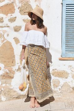 Style // Your go to white off the shoulder white linen top for an occasion Effortlessly romantic and oh so pretty, think flowy, stylish, truly beautiful. The Coco Top is a strapless off the shoulder linen top, with a cropped silhouette and a hidden ruched elastic bandeau to ensure ultimate support. Made with the softes White Off-shoulder Summer Top For Vacation, Bohemian Tube Top For Spring Vacation, Off-shoulder Tube Top For Summer Brunch, Chic White Off-shoulder Tube Top, Bohemian Tube Top For Summer Day Out, Bohemian Off-shoulder Top For Beach, Bohemian Tube Top For Vacation, One-shoulder Tube Top For Beach In Summer, One-shoulder Tube Top For Summer Beach