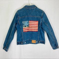 Tommy Hilfiger Denim Jean Jacket Vintage Womens Size Large Rn 66476 Measurements Laying Flat Shoulder To Hem: 22" Shoulder To Cuff: 23.5" Chest: 20" Rare Find With Usa Flag On Back Americana Style Long Sleeve Outerwear For Fall, Americana Style Long Sleeve Fall Outerwear, American Retro Long Sleeve Outerwear For Fall, Americana Long Sleeve Winter Outerwear, Americana Style Long Sleeve Winter Outerwear, Fall Americana Style Denim Jacket, Fall Americana Denim Jacket, Tommy Hilfiger Jeans, Denim Jean Jacket