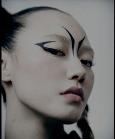 Futuristic Fashion Makeup, Dune Makeup, Dystopian Makeup, Matrix Makeup, Geometric Makeup, Cybercore Makeup, Sci Fi Makeup