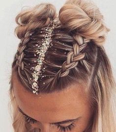 Nye Hairstyles, Peinados Fáciles Para Cabello Corto, Penteado Cabelo Curto, Festival Hair, Holiday Hairstyles, Short Hairstyle, Glitter Hair, Short Haircut, Black Braids