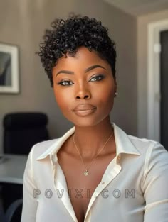 Discover 33 Trendy Short Haircuts for Black Women Featuring Natural and Curly Styles for 2024 Hair Cuts For Oval Face Shape Women, Short Natural Styles, Curly Pixie Cut, Twa Hairstyles