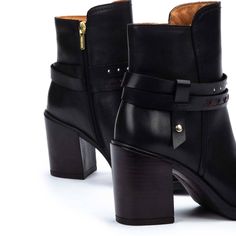 Find your Women's Leather Shoes RIOJA W7Y-8940 in Pikolinos. Up to -40%. FREE Return and delivery! Midi Boots, Women's Leather Shoes, Western Ankle Boots, The Cowboy, Leather Accents, Black Boots Women, Gorgeous Shoes, Fashion Board, Leather Shoes Woman