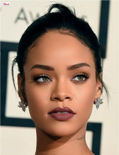 Rihanna Makeup, Makeup Sephora, Make Up Tutorials, Rihanna Style, Makijaż Smokey Eye, Short Natural Hair Styles, Celebrity Makeup, Online Makeup, Gorgeous Makeup