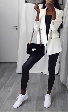 Comfy Spring Outfits, White Blazers, Look Legging, Jean Jacket Outfits, Outfits To Copy, Outfit Chic, Mode Casual, Elegant Casual, Casual Chic Outfit