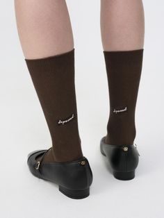 Composition : 66% Cotton, 32% Polyester, 2% Polyurethane Color : dark brownCountry of Origin : Republic of Korea Classic Brown Socks For Fall, Cursive Logo, Dark Brown, Composition, Socks, Women Accessories, ? Logo, The Originals, Color