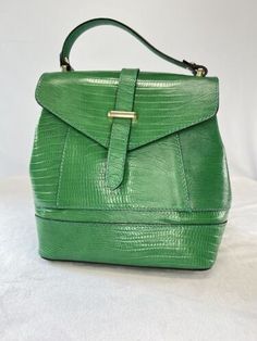 Divina Firenze Green Embossed Snakeski Style Leather Shoulder Bag | eBay Green Things, Emboss, Leather Shoulder Bag, Shoulder Bag, Best Deals, Green, Leather