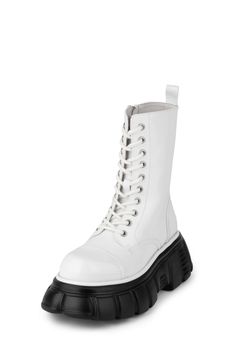 Black And White Fits, Platforms Sneakers, Platform Combat Boots, White Fits, Colors Black And White, Lace Up Combat Boots, Combat Boot, Jeffrey Campbell Shoes, White Box