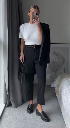 Ropa Upcycling, Professional Outfits Women, Business Casual Outfits For Work, Smart Outfit, Neue Outfits, Classy Work Outfits, Stylish Work Outfits, Workwear Fashion, Casual Work Outfits