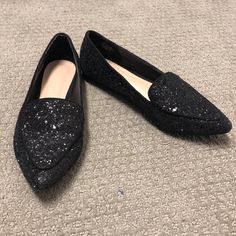 Perfect Black Flats With A Touch Of Sparkle! Perfect To Wear For Events Or Even To Just Add A Touch Of Sparkle To Any Outfit. Worn Only A Handful Of Times So It Is In Almost Brand New Conditions! Pointy Flats, Black Flats, Shoes Black, Flat Shoes Women, Loafer Flats, Black Shoes, Loafers, Size 7, Sparkle