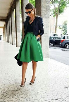 Rok Midi, Rok Outfit, בר מצווה, Looks Chic, 가을 패션, Green Skirt, Office Outfits, Work Fashion, Outfits Casuales