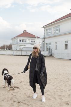 Kasia Tusk, Ootd Autumn, Nordic Fashion, Cold Outfit, Daily Moments, Winter Coat Outfits, Cold Fashion, Beige Outfit