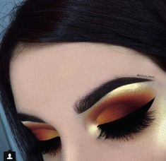 Gold Smokey Eye Makeup, Makeup With Glasses, Brown Eye Makeup, Pastel Goth Makeup, Goth Makeup Tutorial, Gold Smokey Eye, Eye Makeup Styles, Dramatic Eye Makeup, Glasses Makeup