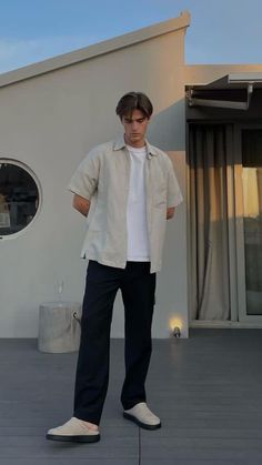 Guy Academia Outfit, Men’s Summer Fashion 2023 Casual, Men’s San Francisco Outfit, Well Fitted Clothes, Nice Men’s Outfits, Mens Modest Fashion, Loose Fits Aesthetic Men, 90s New York Mens Fashion, Men’s Dress Up Outfits