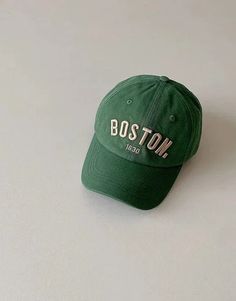 Boston Embroidered Baseball Cap Circumference: 52-54cm Adjustable Green Curved Bill Hat With Letter Print, Green Hat With Letter Print And Curved Bill, Green Visor Hat With Letter Print, Green Snapback Cap With Letter Print, Green Snapback Hat With Letter Print, Casual Baseball Season Hat With Letter Embroidery, Casual Hats With Letter Embroidery For Baseball Season, Casual Curved Brim Baseball Cap For College, Casual College Baseball Cap With Curved Visor