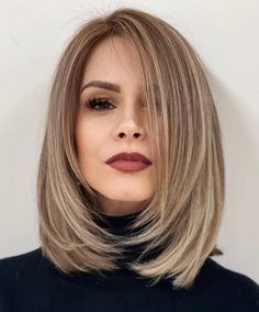 Medium Length Layered Cut for Straight Hair Tuns Bob Lung, Angled Hair, Womens Haircuts Medium, Haircut Styles, Lob Haircut, Wavy Hairstyles, Brown Blonde Hair, Long Blonde