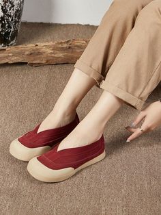 Upper Material: Cowhide/Calf Sole Material: Rubber Heels: Flat Toe: Square Toe Closure Type: Slip-On Gender: Female Lining Material: Pigskin Heel Height: 2cm Season: Summer Weight: 980 gram #flats #sneakers #trainners #cowhide Beige Flat Bottom Slip-ons, Red Closed Toe Slip-ons For Spring, Red Slip-ons For Summer, Casual Red Flats For Spring, Red Round Toe Slip-ons For Spring, Casual Beige Low Heel Loafers, Red Casual Summer Loafers, Casual Red Loafers For Spring, Casual Red Spring Loafers