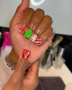 Christmas Nails Black Women Short, Shorties Nails Christmas, Christmas Shorties Nails, Christmas Overlay Nails, Overlay Christmas Nails, Short Acrylic Nails Designs Christmas, Christmas Nail Designs Acrylic Short, Christmas Short Acrylic Nails, Christmas Acrylic Nails Short