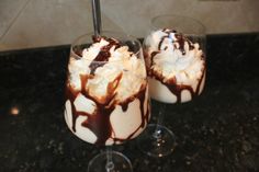 Frozen mudslide cocktail drink recipe Mud Slide Drink Recipe, Mudslide Cocktail, Mudslide Drink, Mud Slide, Mudslide Recipe, Baileys Irish Cream Recipes, Irish Cream Recipe, Cream Drinks, Desert Drinks