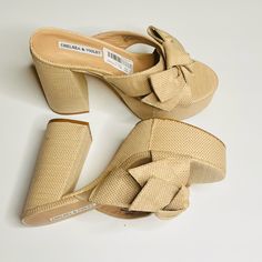 Open Toe Women Heels By Steve Madden. With Partial Bow On The Side The Wickered Or Rattan Style Shoes Gives An Elevated Look Of Class. You Can Dress Up An Outfit Normally Considered Casual; Jeans, Shorts, Dresses Etc. Steve Madden Mules, Steve Madden Slides, Tan Mules, Rattan Style, Studded Clogs, Suede Clogs, Women Heels, Open Toe Heels, Suede Mules