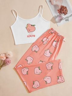 Ensemble de pyjama dessin animé et lettre | Mode en ligne | SHEIN FRANCE Cute Pants From Shein, Cute Birthday Pajamas, Pink Pjs Outfits, Sleep Clothes Aesthetic, Pyjama Set Aesthetic, Cute Shein Outfits For School, Shein Pjs, Cute Shein Clothes, Shien Clothes Outfits