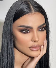 Brown Smokey Eye Brown Eyes, Soft Glam Makeup Big Eyes, Makeup To Make Your Eyes Pop, Smokey Matte Eye Makeup, Modern Smokey Eye Makeup, Black Eye Shadow Makeup Looks, Everyday Brown Eye Makeup, Cool Toned Smokey Eye, All Black Outfit Makeup Looks